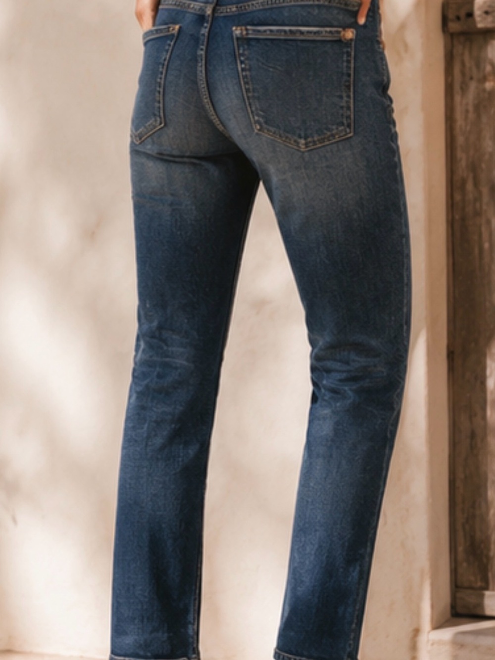 Citizens for Humanity Elsa Mid-rise Slim Fit Crop - Like New - Size 29 - Picture 2 of 7